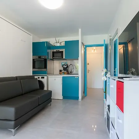 Beautiful Near Sea Apartment *